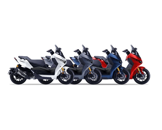 Predtavitvena slika skuterjev različnih barv Storm-R CBS s prostornino motorja 125 ccm